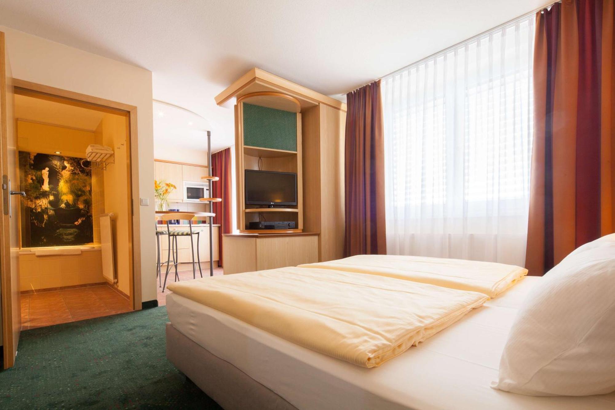 Standard Suite,1758261902:JPEG